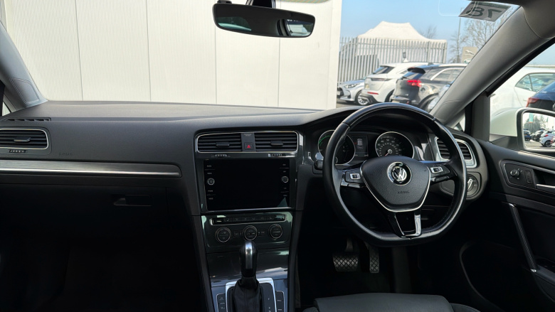 Volkswagen Golf 99kW e-Golf 35kWh 5dr Auto Electric Hatchback